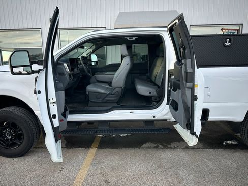 Used 2023 Ford F350 XL w/ Snow Plow Prep Package image 26