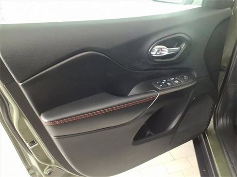 Used 2020 Jeep Cherokee Trailhawk w/ Cold Weather Group image 9