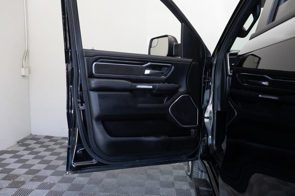 Used 2023 RAM 1500 Laramie AWD/4WD image 16