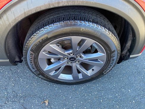 Certified 2022 Ford Explorer XLT w/ Equipment Group 202A image 15