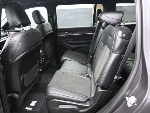 New 2026 Jeep Grand Cherokee L 4WD image 11