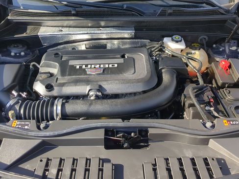 Used 2025 Cadillac XT4 Premium Luxury image 33