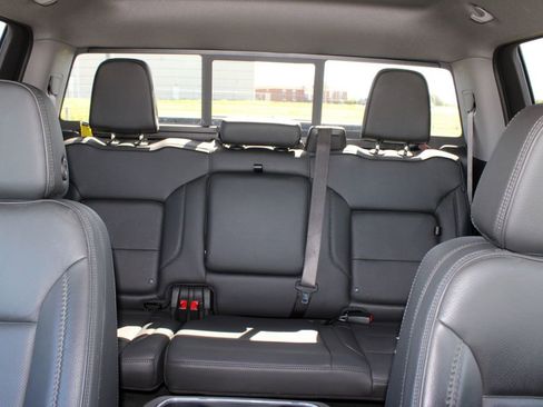 Used 2024 GMC Sierra 1500 Denali w/ Technology Package AWD/4WD image 14