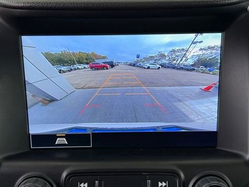 Used 2023 GMC Terrain SLT w/ Infotainment Package II image 33