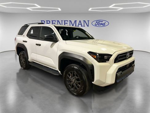 Used 2025 Toyota 4Runner SR5 AWD/4WD image 3