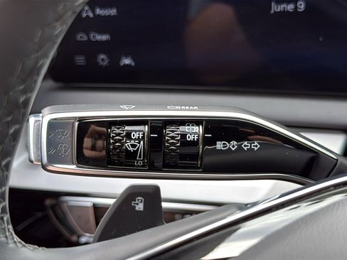 Used 2025 Cadillac Optiq Luxury 2 w/ LPO, Floor Liner Package AWD/4WD image 13