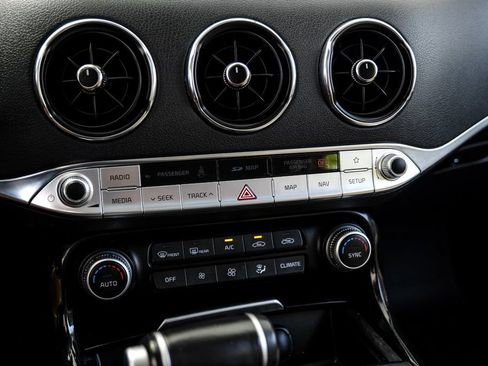 Used 2019 Kia Stinger w/ Sun & Sound Package RWD image 28