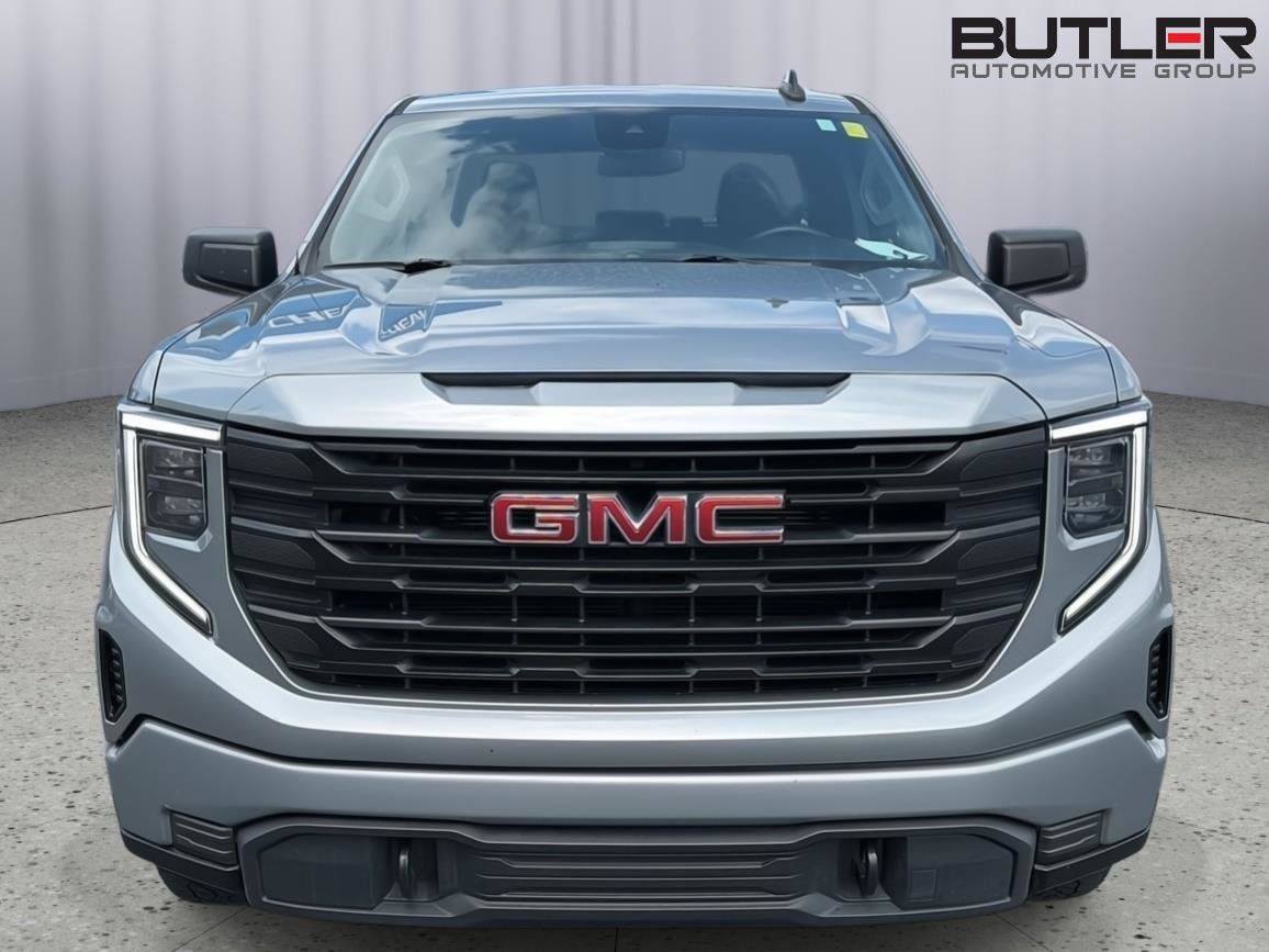 Used 2023 GMC Sierra 1500 Pro w/ Graphite Edition AWD/4WD image 9