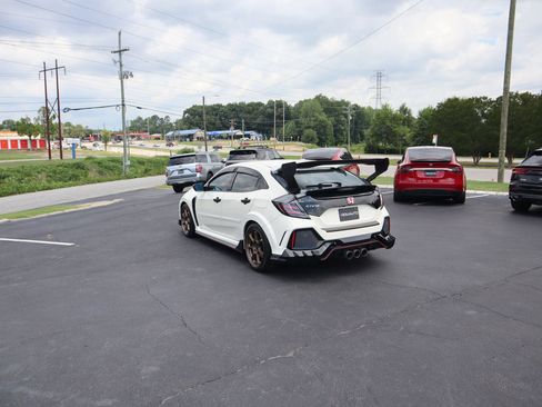 Used 2018 Honda Civic Type R image 9