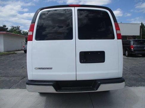 Used 2017 Chevrolet Express 3500 LT w/ LT Preferred Equipment Group RWD image 4