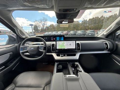 New 2026 Ford Expedition Active image 16