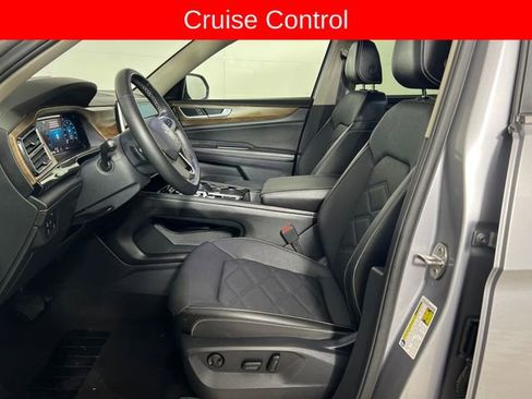 Used 2025 Volkswagen Atlas SE image 10