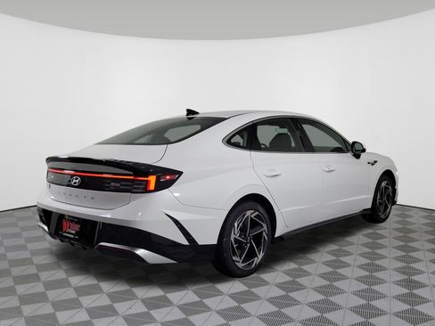 New 2026 Hyundai Sonata SEL FWD image 3