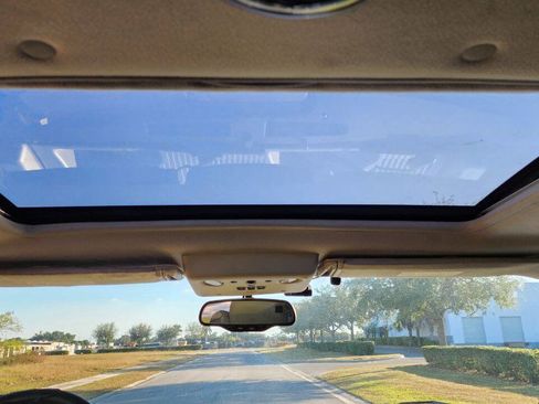 Used 2003 HUMMER H2 w/ Preferred Equipment Group image 29