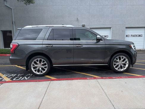 Used 2019 Ford Expedition Platinum RWD image 8