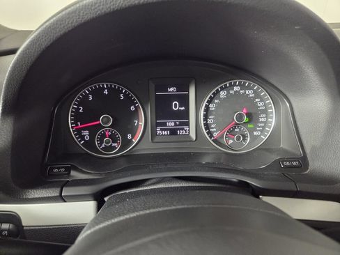 Used 2016 Volkswagen Eos Komfort FWD image 15