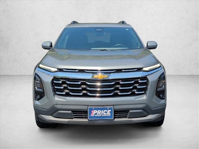 Used 2025 Chevrolet Equinox LT w/ Convenience Package II FWD image 2