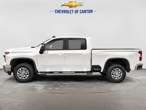 Used 2022 Chevrolet Silverado 2500 LT w/ Convenience Package AWD/4WD image 3