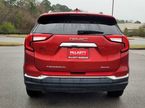 Used 2022 GMC Terrain SLT image 4