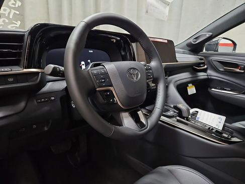 New 2026 Toyota Crown Platinum image 16