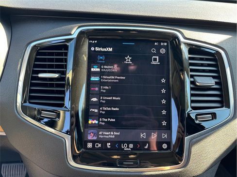 Used 2023 Volvo XC90 B5 Plus Bright image 30