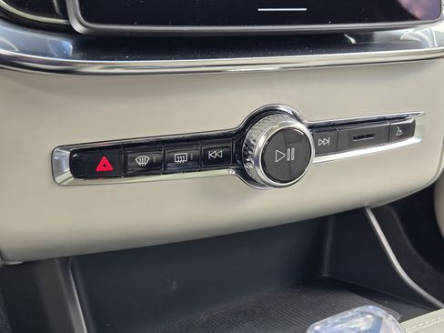 New 2026 Volvo XC90 B6 Ultra image 21