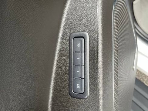 Used 2019 Chevrolet Tahoe Premier AWD/4WD image 16