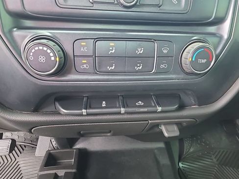 Used 2018 Chevrolet Silverado 1500 W/T AWD/4WD image 22