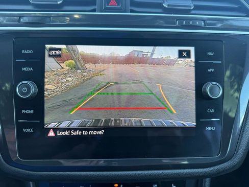Used 2024 Volkswagen Tiguan SEL R-Line AWD/4WD image 99