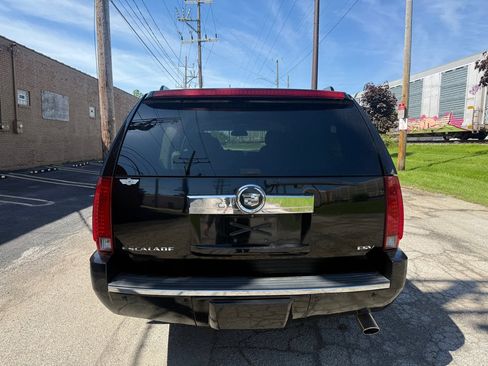 Used 2007 Cadillac Escalade ESV AWD image 4