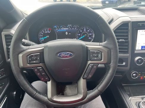 Used 2020 Ford Expedition XLT w/ Equipment Group 202A AWD/4WD image 17