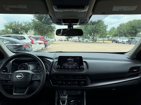 Used 2025 Nissan Rogue SV AWD/4WD image 34