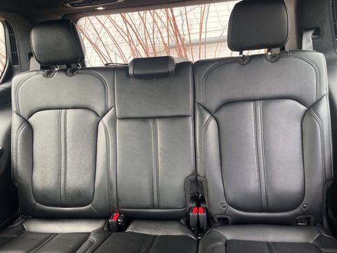 Used 2024 Jeep Wagoneer Series II w/ Convenience Group I image 9