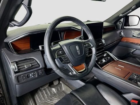 Used 2022 Lincoln Navigator L Reserve AWD/4WD image 9