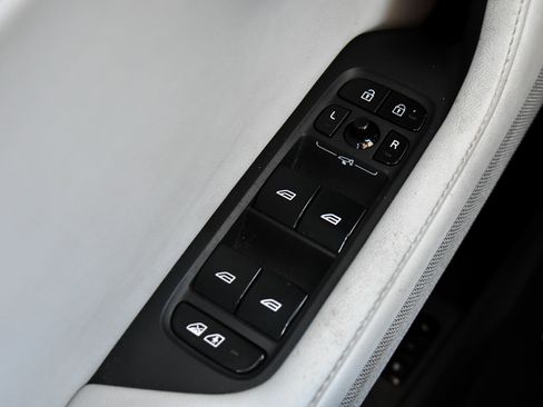 Used 2023 Polestar Polestar 2 w/ Pilot Pack AWD/4WD image 31