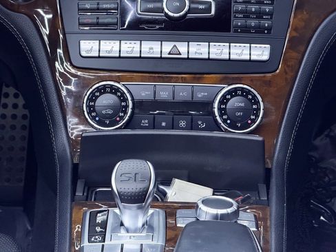 Used 2013 Mercedes-Benz SL 550 w/ Premium Pkg image 18