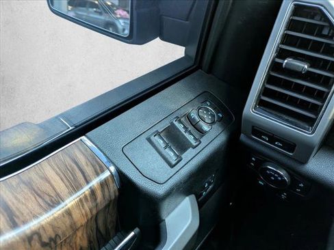 Used 2018 Ford F150 Lariat w/ Equipment Group 502A Luxury image 17