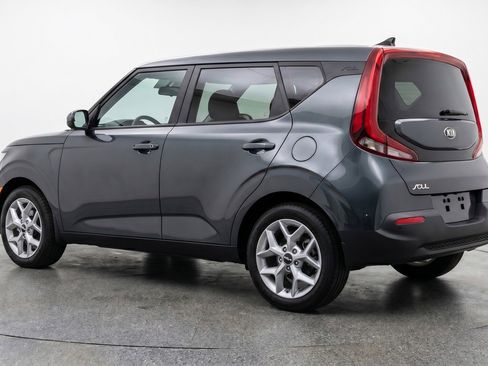 Used 2025 Kia Soul LX w/ LX Technology Package FWD image 6