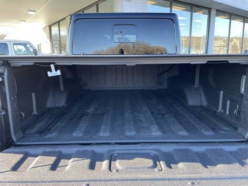 Used 2023 Jeep Gladiator Overland image 29