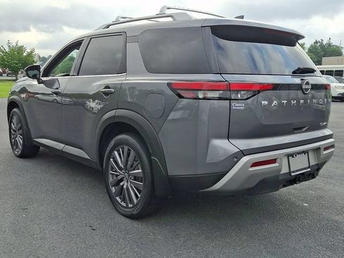 Used 2023 Nissan Pathfinder SL w/ SL Premium Package AWD/4WD image 7