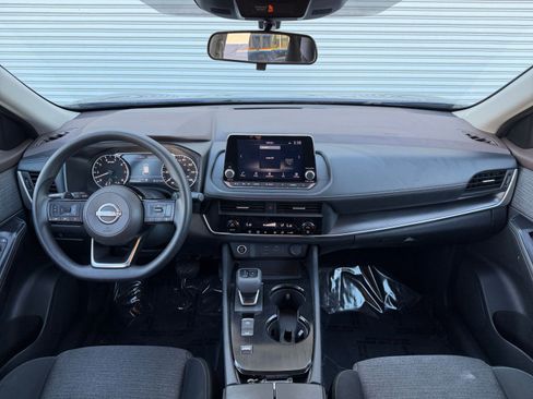 Used 2023 Nissan Rogue SV image 34