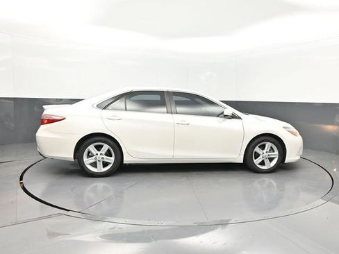 Used 2015 Toyota Camry SE FWD image 20