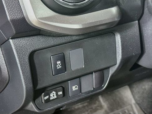 Certified 2023 Toyota Tacoma SR5 AWD/4WD image 8