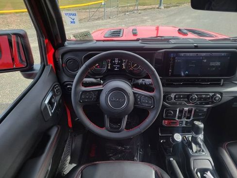 Used 2024 Jeep Wrangler Unlimited Rubicon image 12