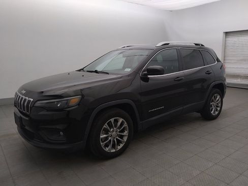 Used 2020 Jeep Cherokee Latitude Plus w/ Travel & Safety Group FWD image 2