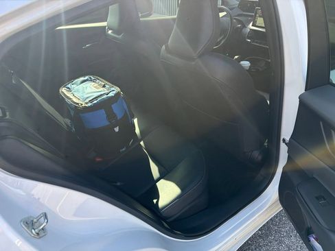Used 2023 Toyota Prius XLE FWD image 11