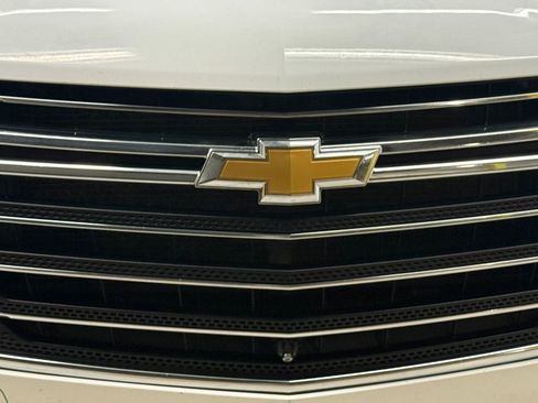 Used 2020 Chevrolet Traverse LT w/ LT Premium Package image 5