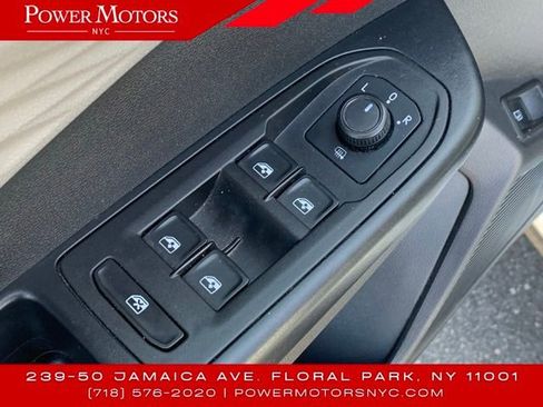 Used 2022 Volkswagen Taos S image 15