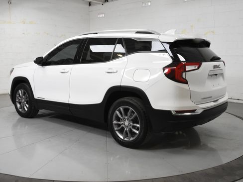 Used 2023 GMC Terrain SLT FWD image 9