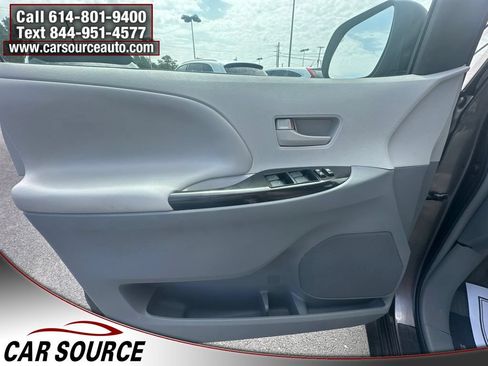Used 2013 Toyota Sienna LE w/ Towing Pkg FWD image 16